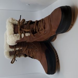 Sorel snow boots size 8.5